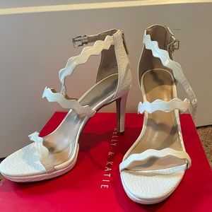 Kelly & Katie Size 6.5 Litton Platform Sandal